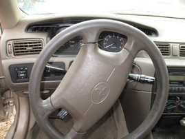 1999 TOYOTA CAMRY LE GOLD 2.2L AT Z15057